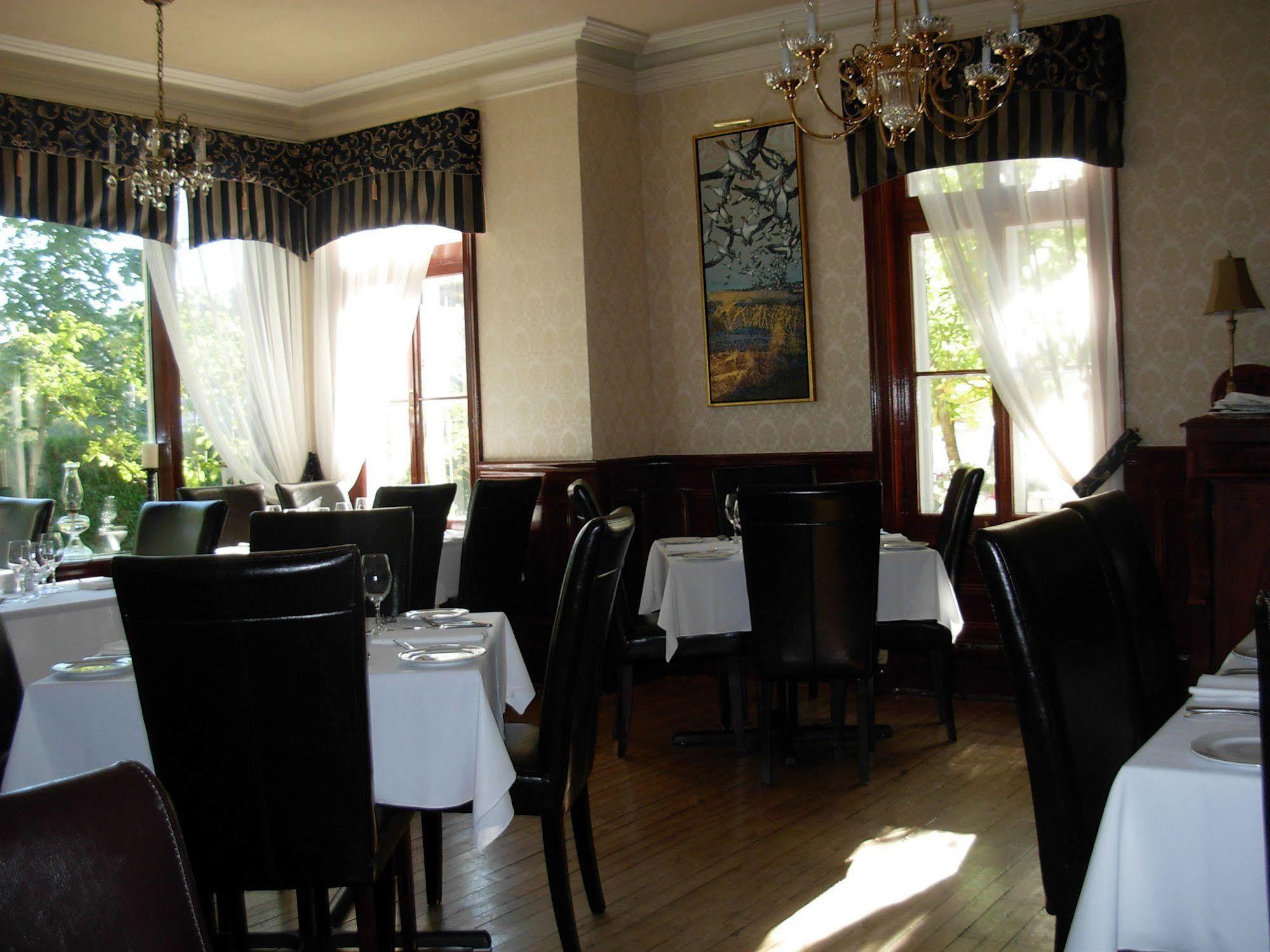 Chez Truchon Bistro-Auberge La Malbaie Luaran gambar
